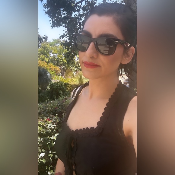 House Of Harlow 2- Piece Linen Set - Picture 3 of 9